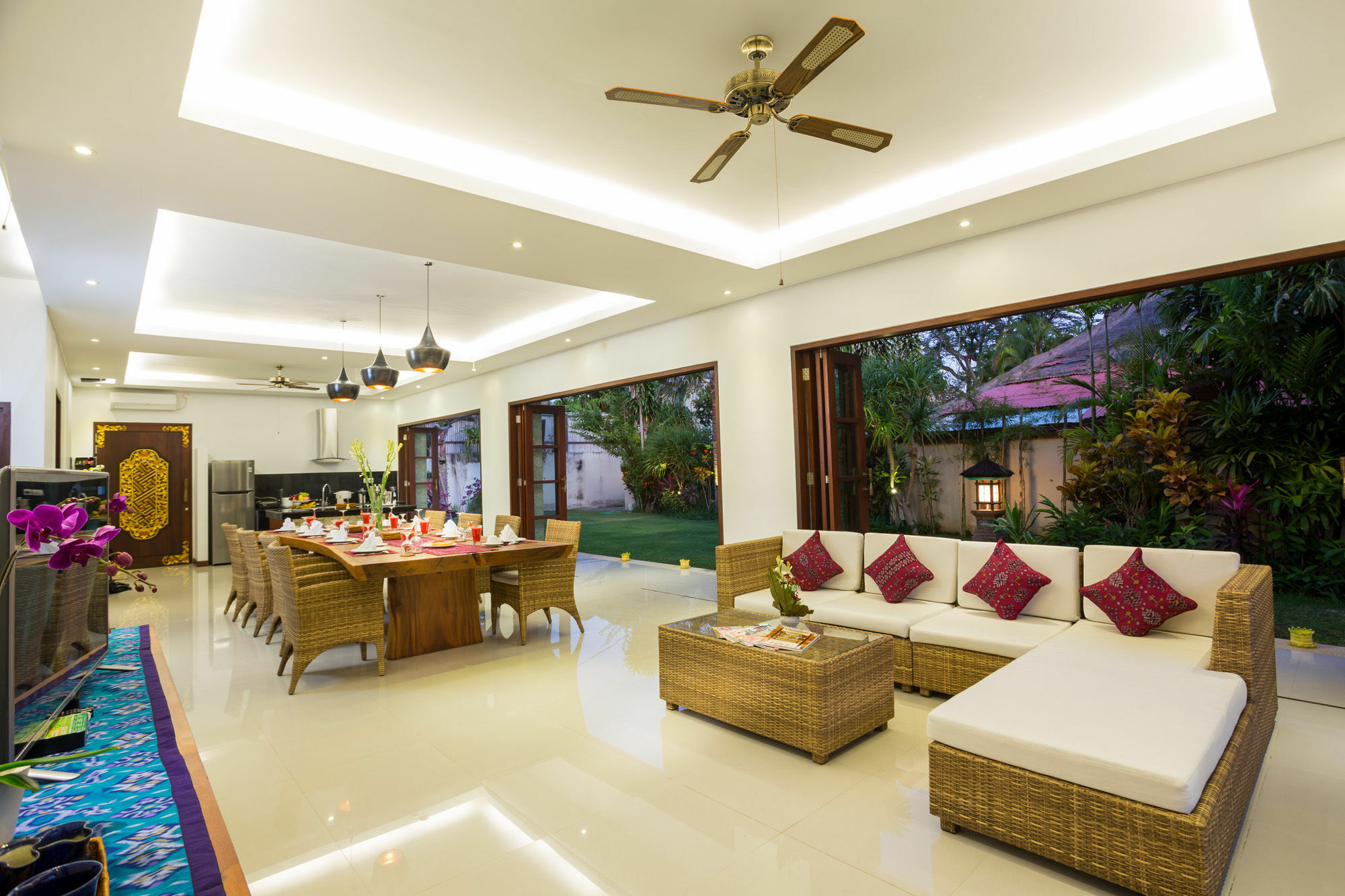 Вилла La Bali Sanur Экстерьер фото