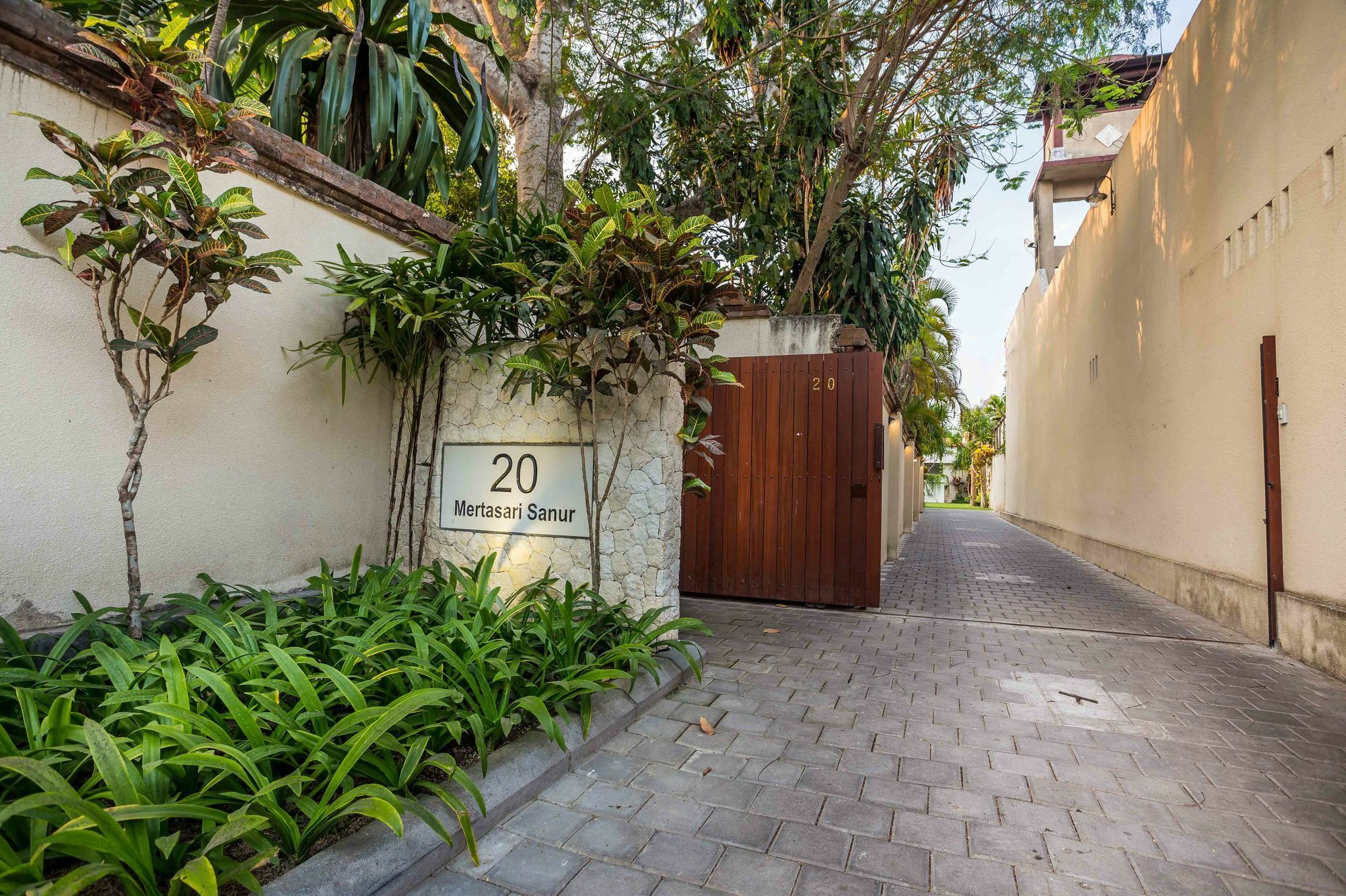 Вилла La Bali Sanur Экстерьер фото